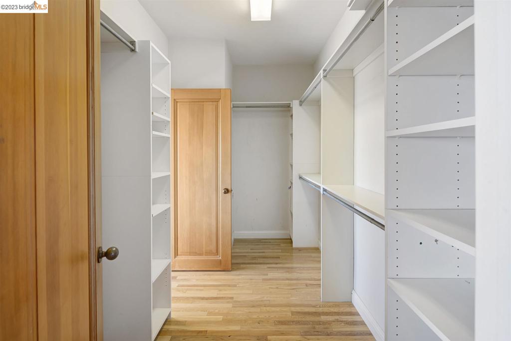 CLAREMONT HILLS - Residential