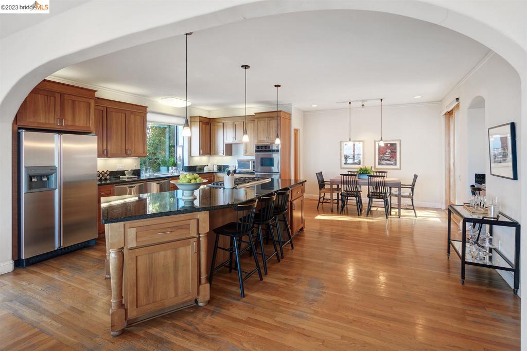 CLAREMONT HILLS - Residential