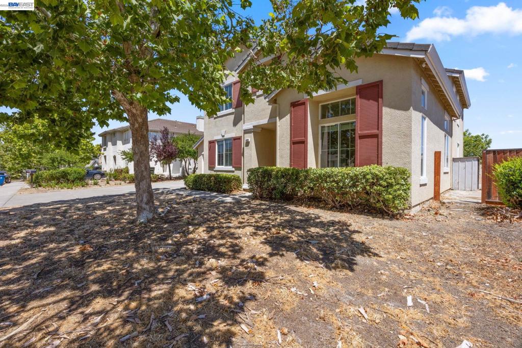 4528 Wagon Trail Way