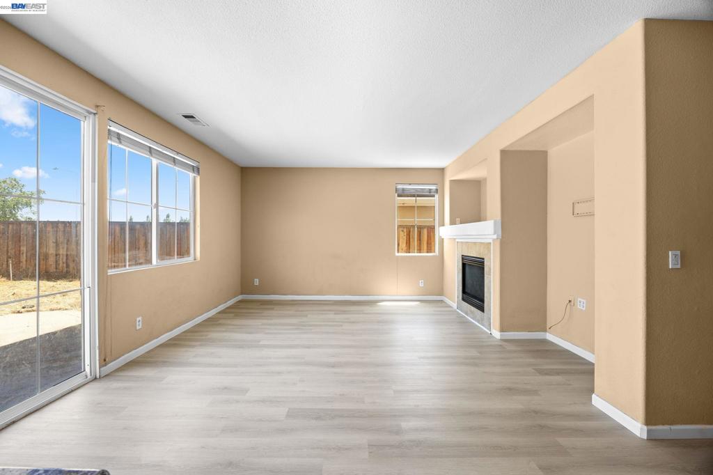 4528 Wagon Trail Way