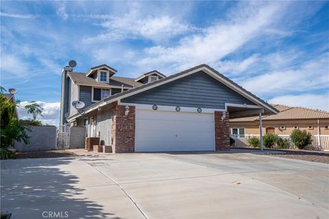 Photo of 13870 Evergreen Ln, Victorville, CA 92395 (MLS # HD26079191)