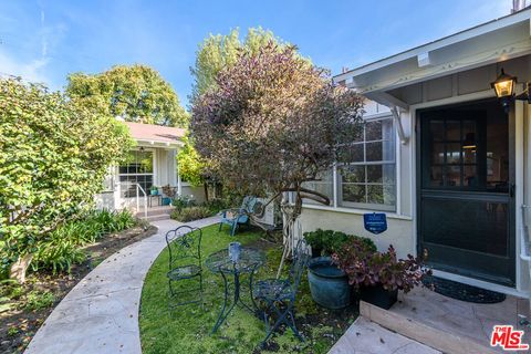 Photo of 11421 BURNHAM Street, Los Angeles, CA 90049 (MLS # 26651733)