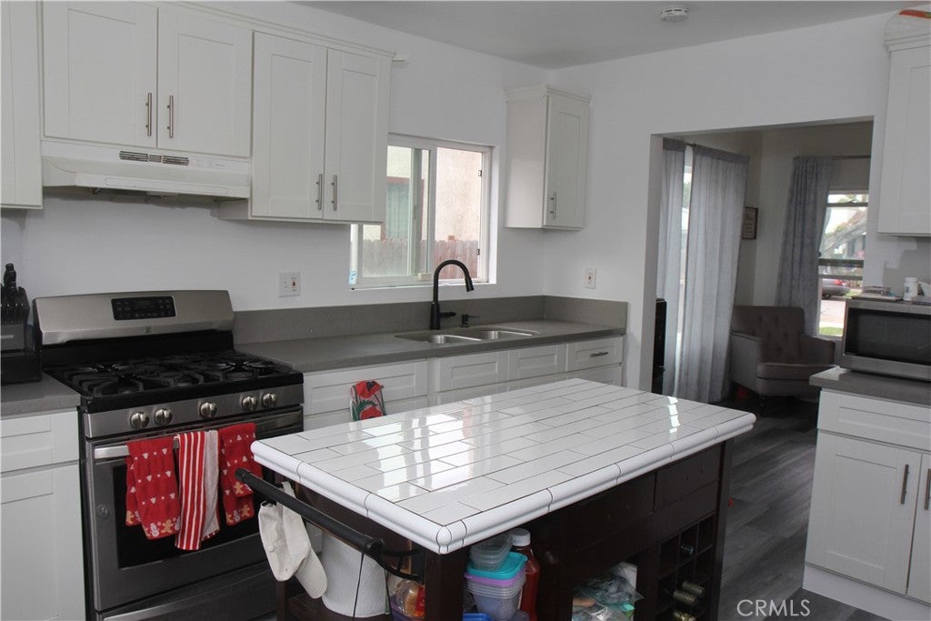 818 S Sloan