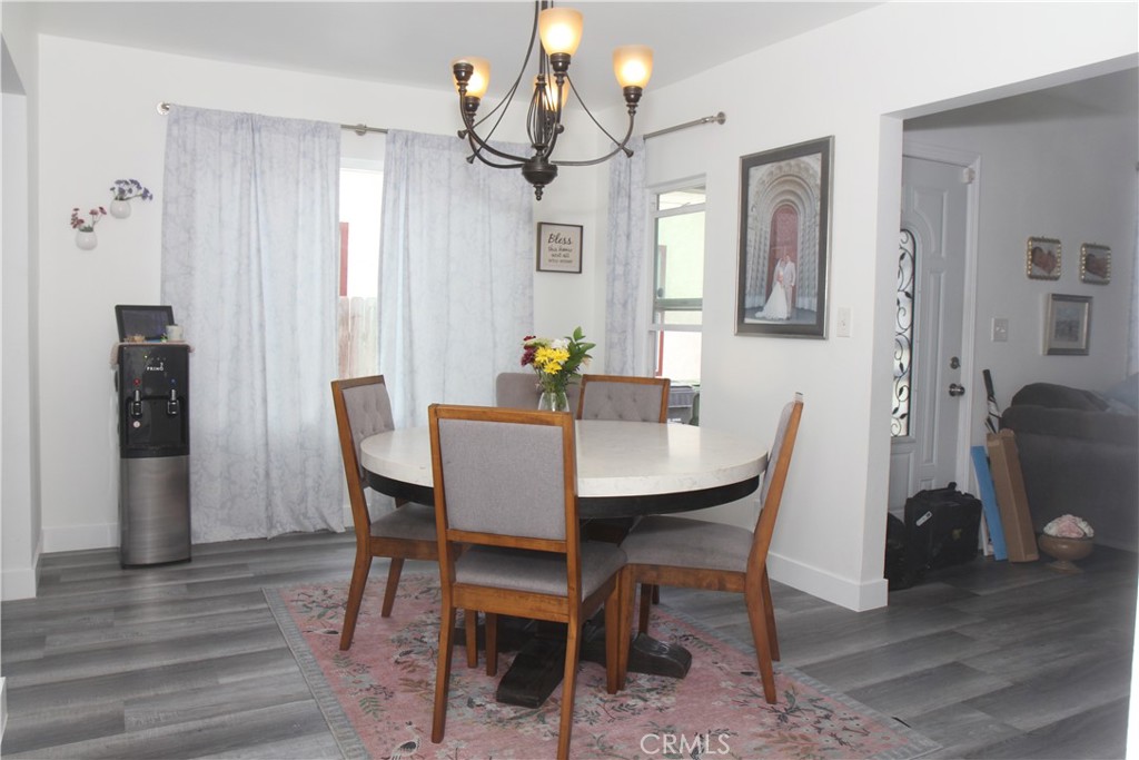 818 S Sloan
