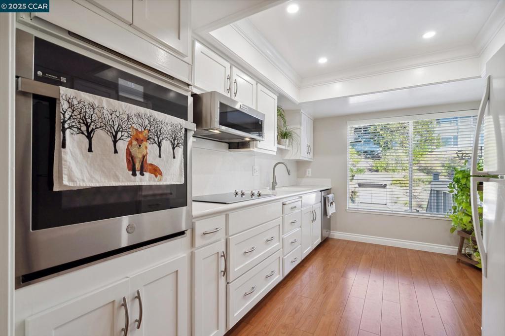 ROSSMOOR - Residential
