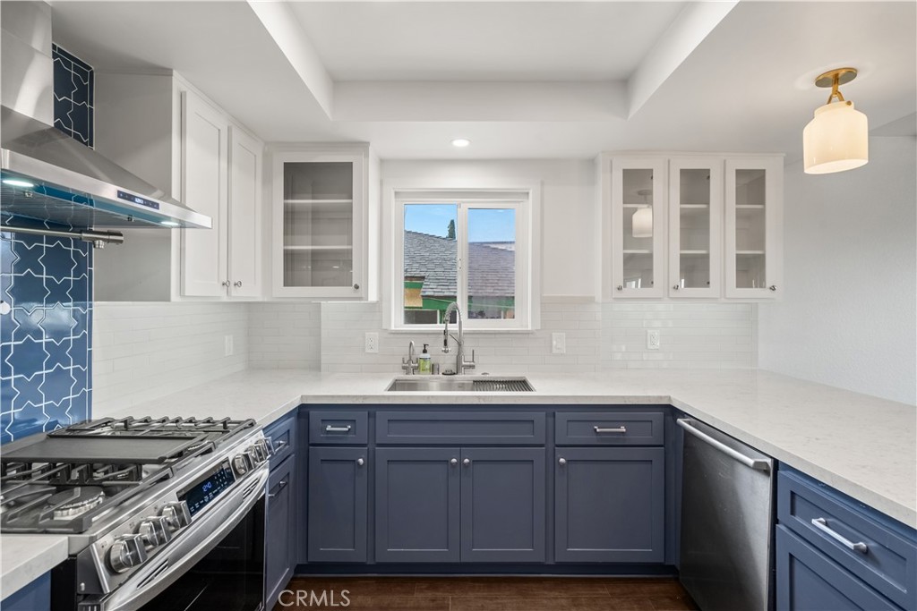 1066 W 11th 4