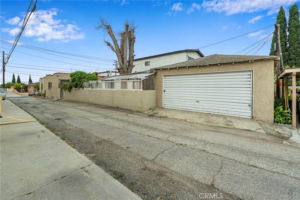 12023 Freeman Avenue