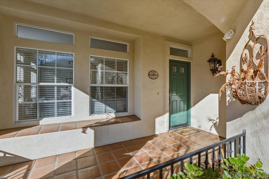 2385 Amber Oak Ln