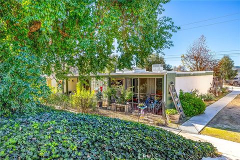 Photo of 614 Gibbel Road, Hemet, CA 92543 (MLS # SW26007480)