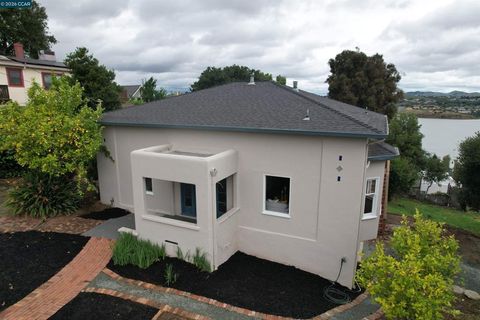 Photo of 444 Edwards St St, Crockett, CA 94525 (MLS # 41130897)