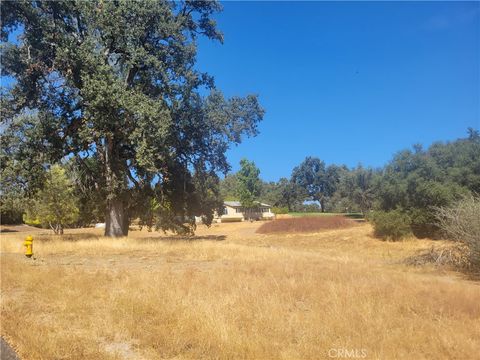 Photo of 1 Acre Griffin Drive, Oakhurst, CA 93644 (MLS # FR25239502)