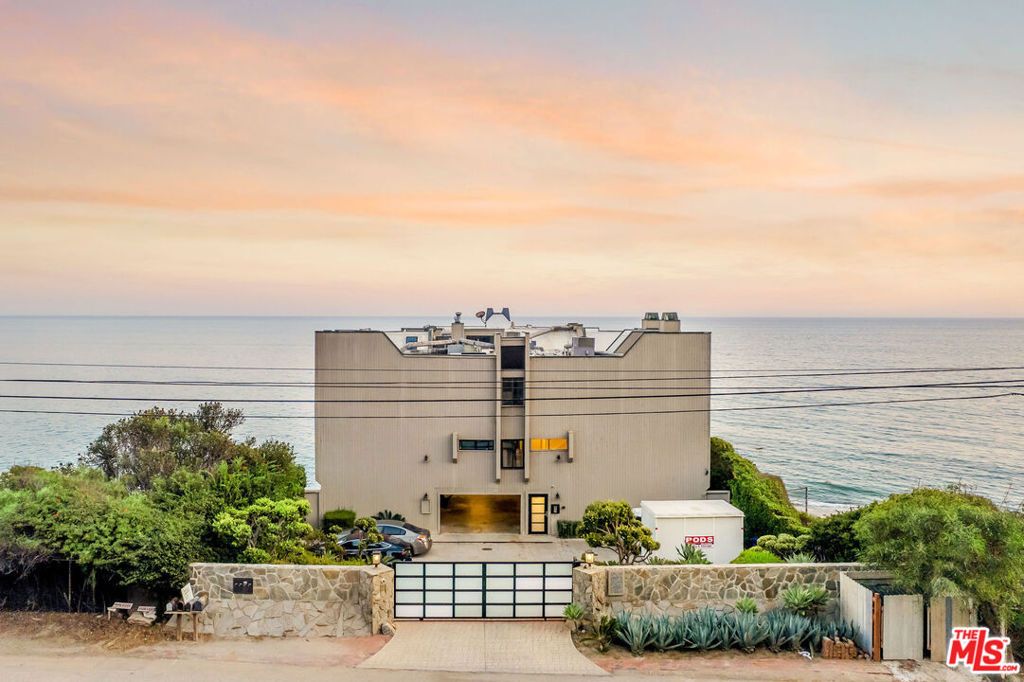 Photo of 26168 Pacific Coast Highway, Malibu, CA 90265 (MLS # 25604455)