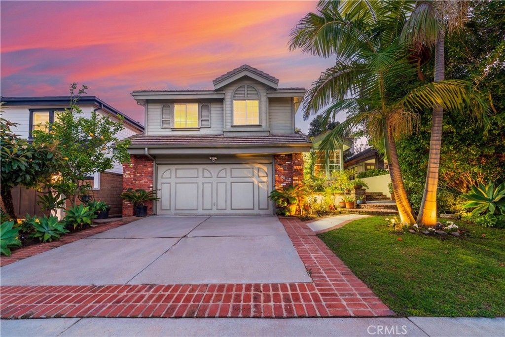 Photo of 7520 W 82nd St, Playa Del Rey, CA 90293 (MLS # SB25239507)