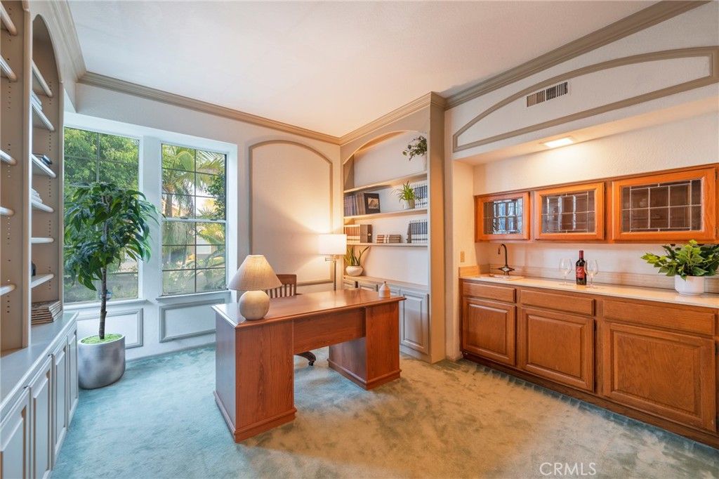 Photo of 7520 W 82nd St, Playa Del Rey, CA 90293 (MLS # SB25239507)