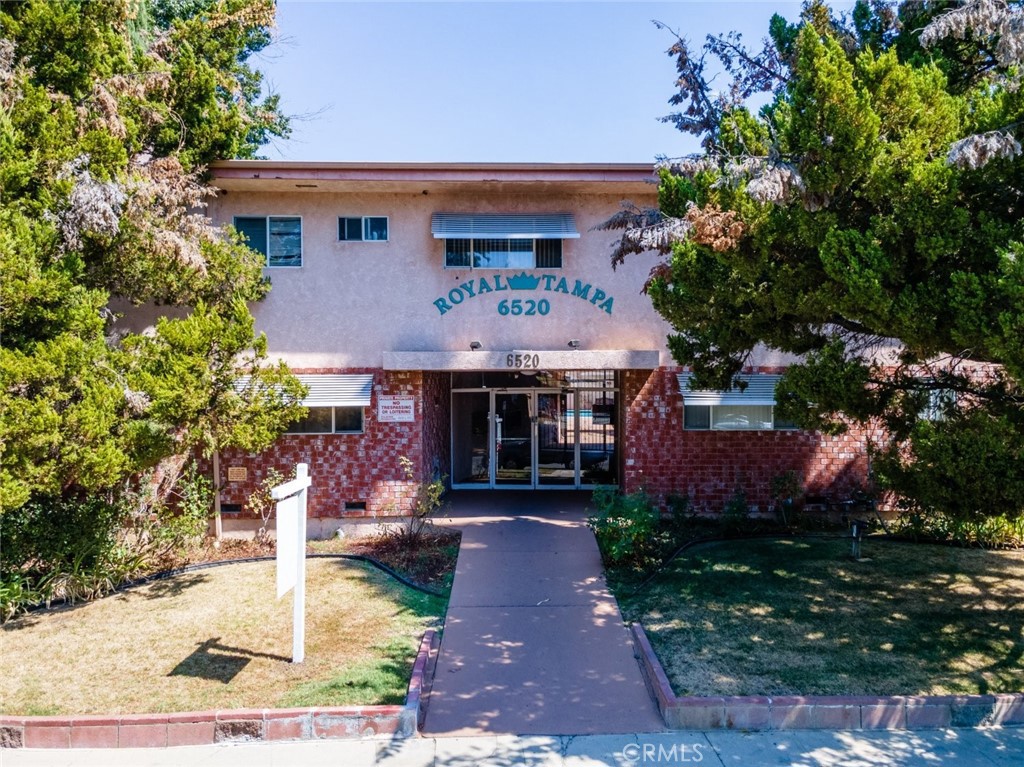 Great 2-bedroom, 1-bathroom lease available in Reseda with a community pool! The condo is move-in ready with 742 SqFt. and features an open floorplan and a detached 1 car garage. Beautiful laminate floors carry through from the living area into the kitchen and a dining area. The dining area features a Swarovski light fixture. The kitchen offers plenty of cabinet space, sleek counters, and stainless-steel appliances. Both bedrooms are spacious and carpeted with one having a walk-in closet. A large vanity and shower/tub fit well in the modern bathroom. Enjoy the community pool and patio just outside your door. Near Victory Blvd. markets, shopping and restaurants. Close to Pierce College and the 101-freeway, and less than 2 miles from popular Ventura Blvd. A charming condo in a prime spot!
