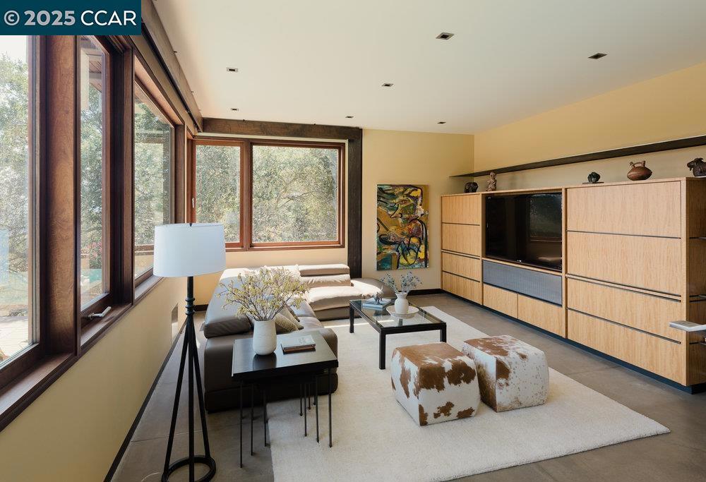 UPPER HAPPY VLY - Residential