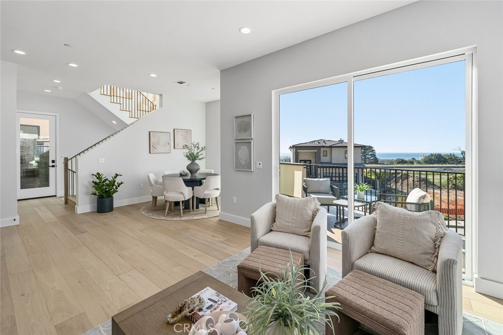 2736 Barcelona Street