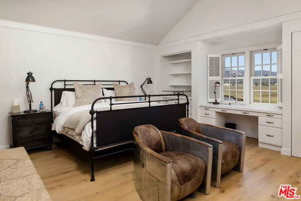 Carpinteria, California 93013, United States, 4 Bedrooms Bedrooms, ,5 BathroomsBathrooms,Residential,Active,231581