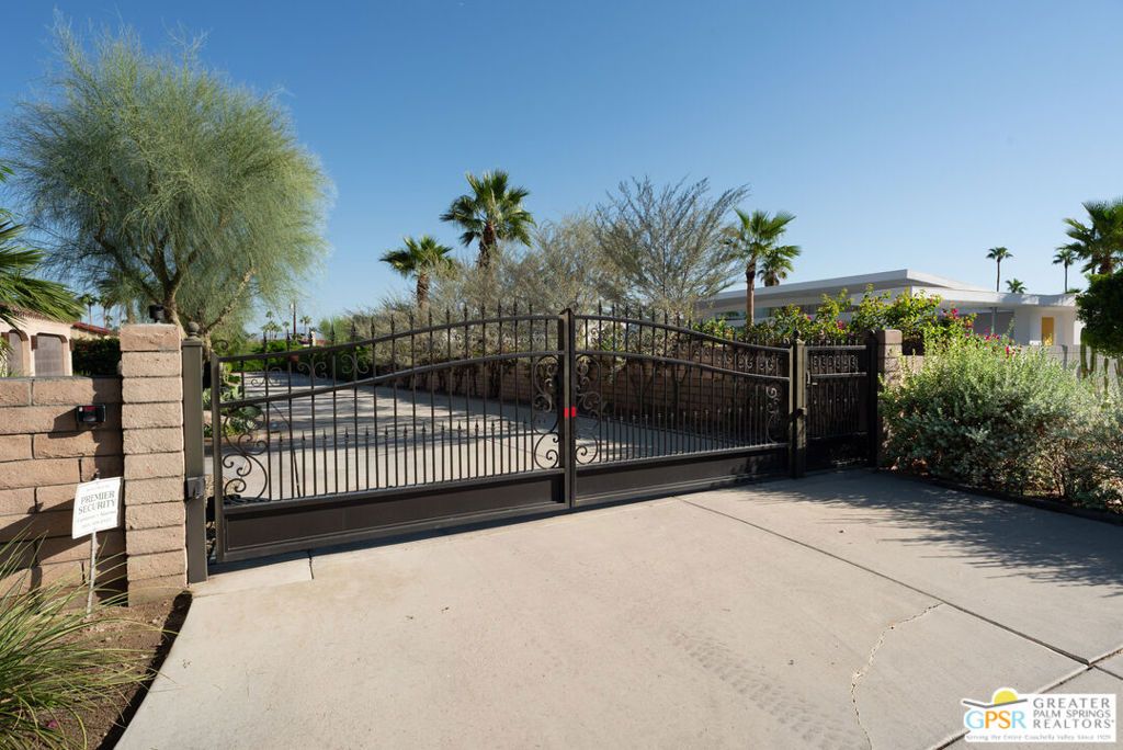 Photo of 2684 Anza Trail, Palm Springs, CA 92264 (MLS # 25583485PS)