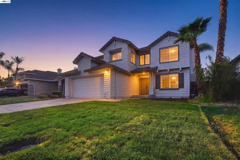 Photo of 973 Windmeadows Drive DR, Brentwood, CA 94513 (MLS # 41135972)