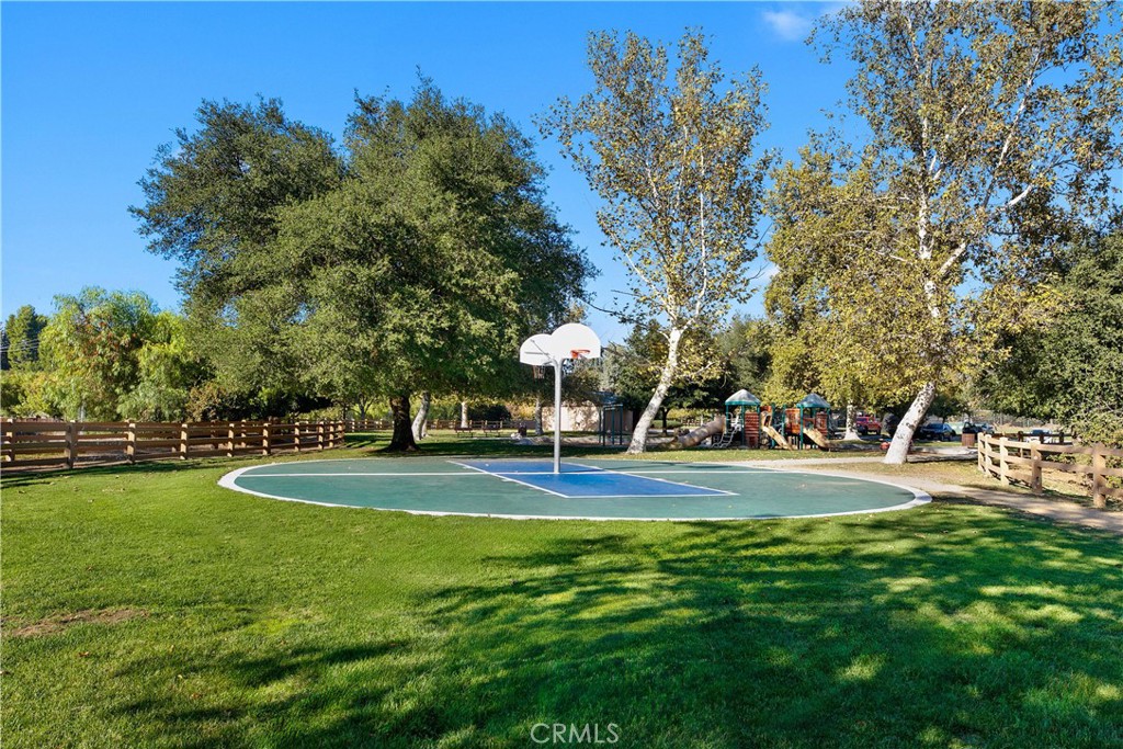 Oakcrest Townhomes (A) (814) - Residential Lease