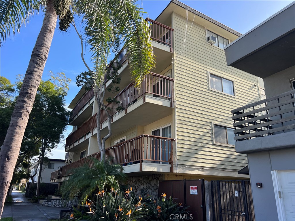 Circle (CA) - Residential