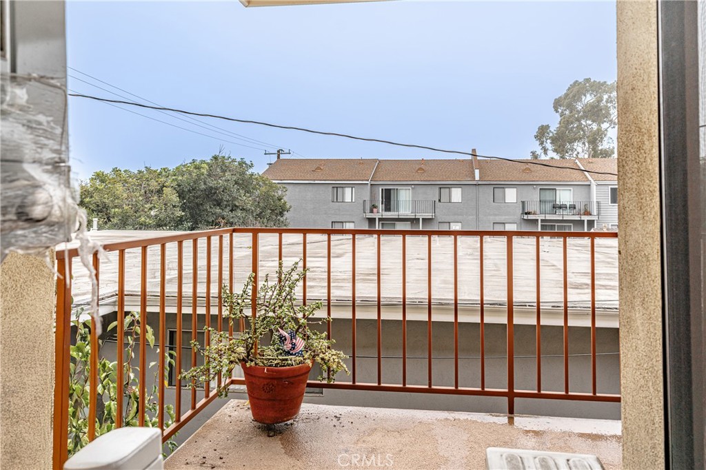 Circle (CA) - Residential