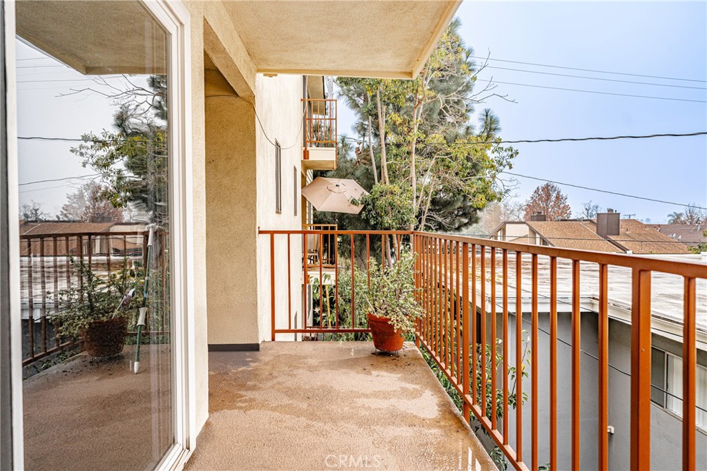 Circle (CA) - Residential