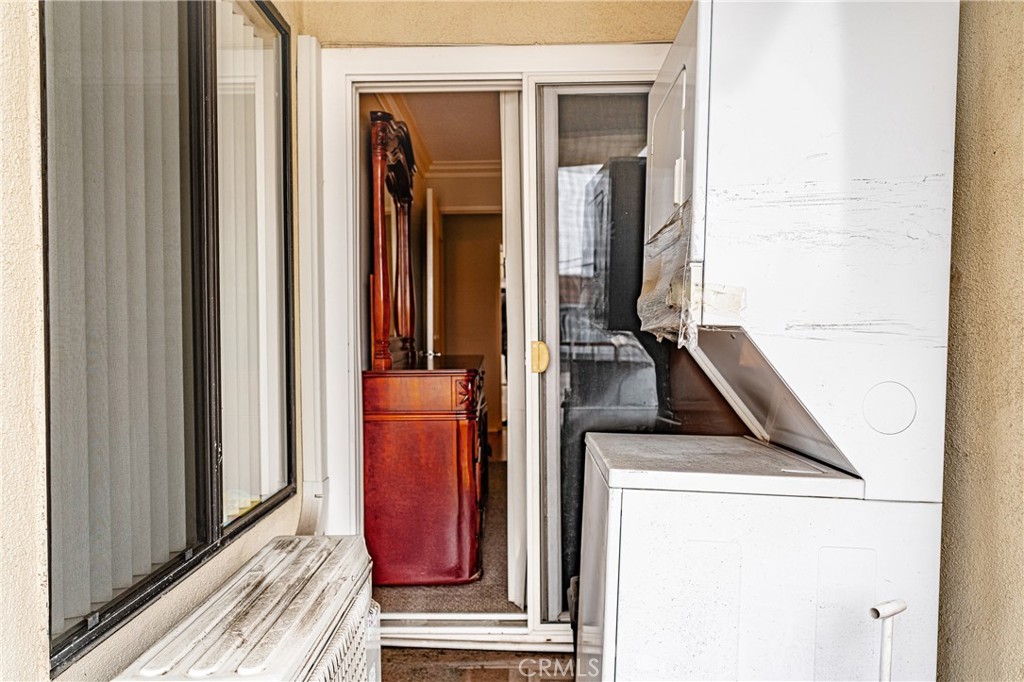 Circle (CA) - Residential