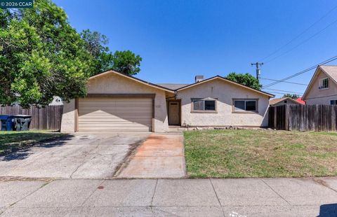 Photo of 2781 65Th Ave AVE, Sacramento, CA 95822 (MLS # 41134925)
