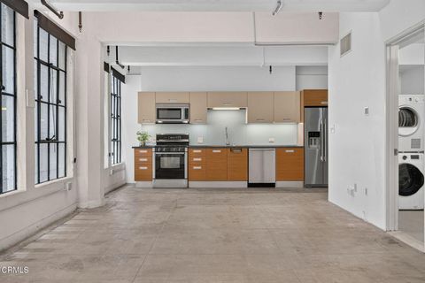 Photo of 746 S Los Angeles Street #809, Los Angeles, CA 90014 (MLS # P1-27699)