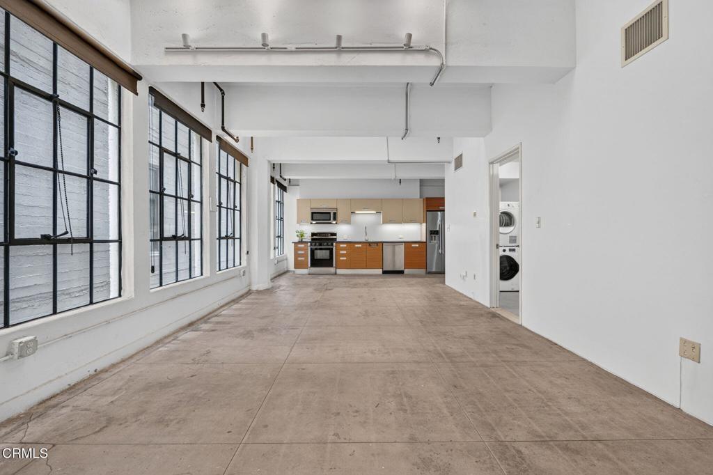 746 S Los Angeles Street 809