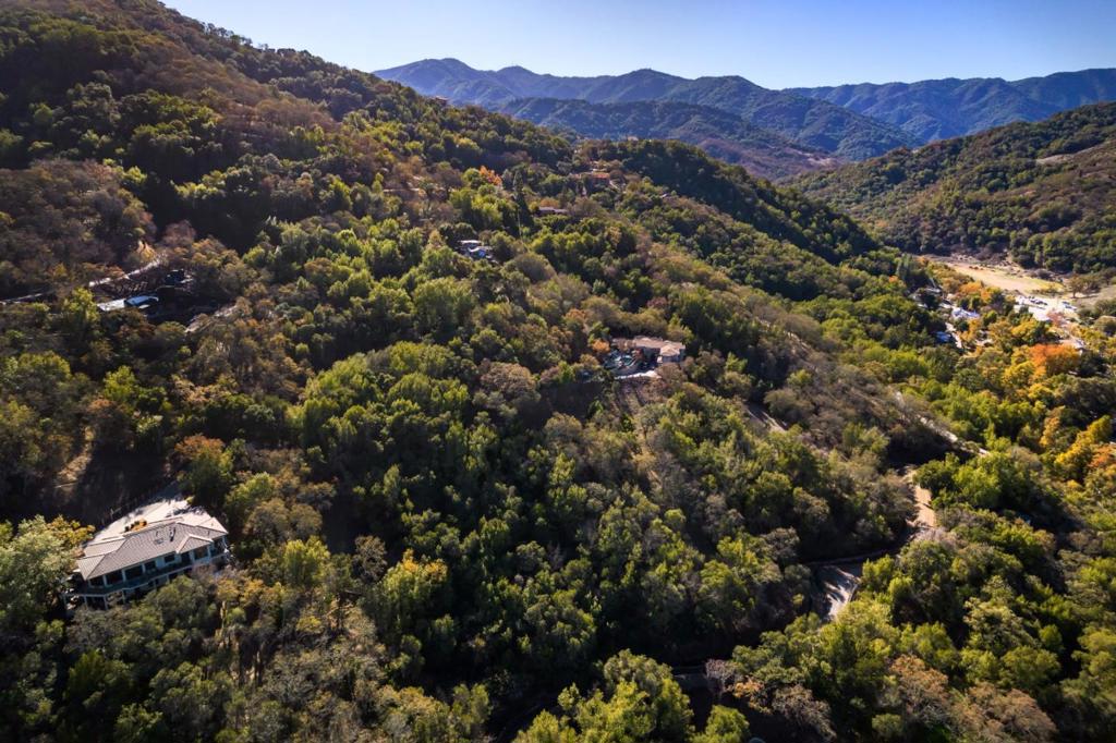 21292 Cinnabar Hills Road