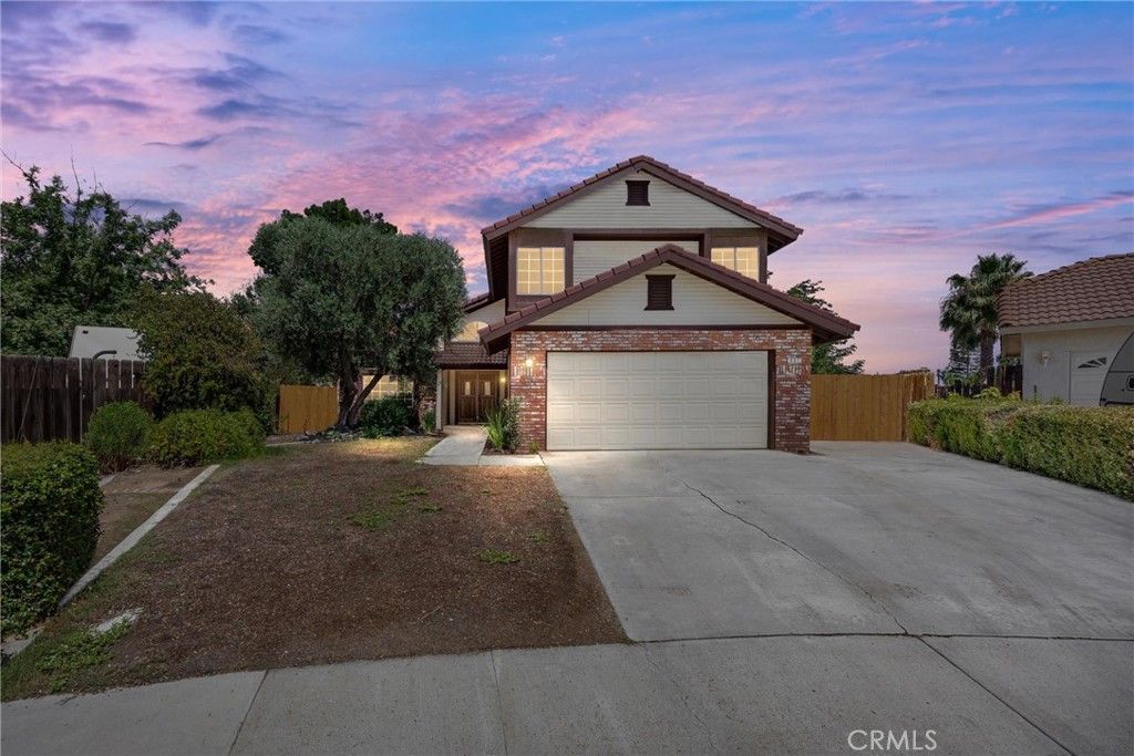 Photo of 601 Las Arenas Court, Bakersfield, CA 93314 (MLS # SR25246144)