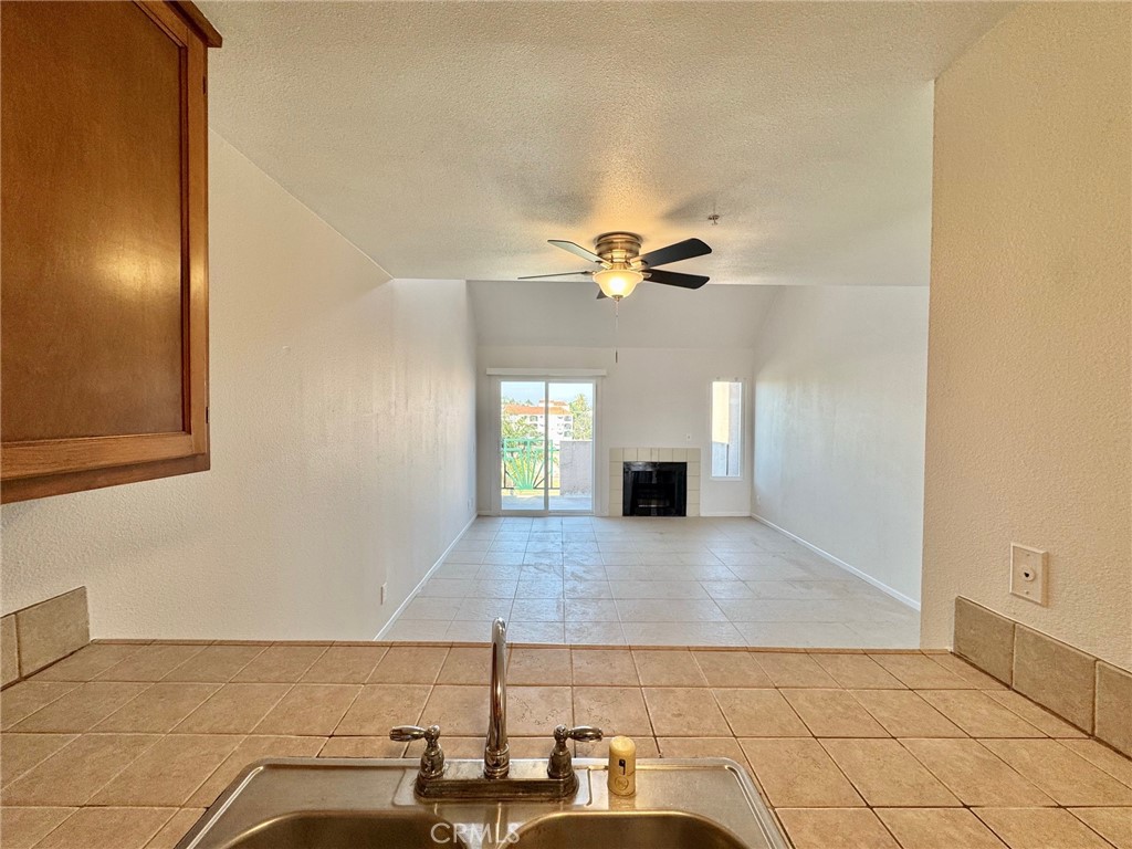 450 E 4th Street 437