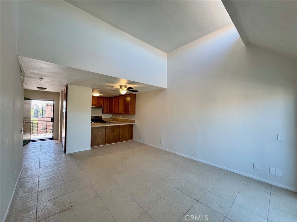 450 E 4th Street 437