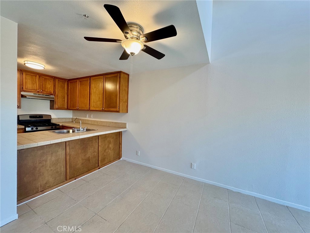 450 E 4th Street 437