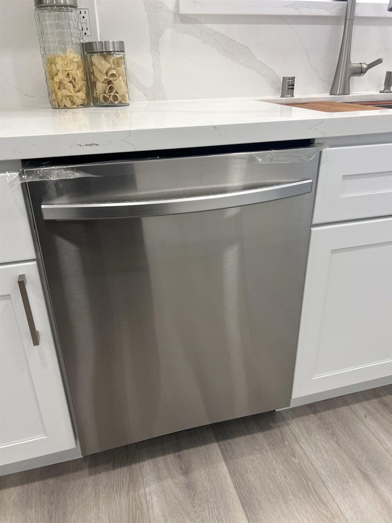 LAKE ALHAMBRA - Residential