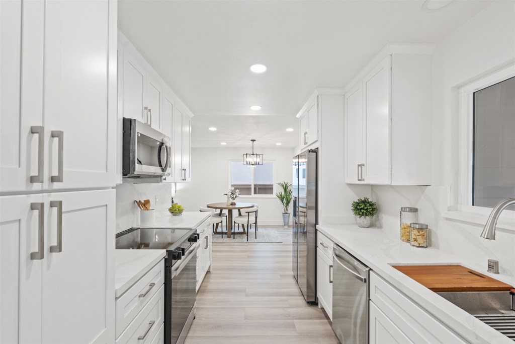 LAKE ALHAMBRA - Residential