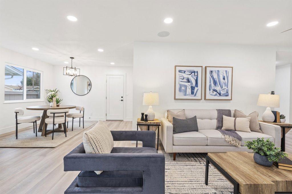 LAKE ALHAMBRA - Residential