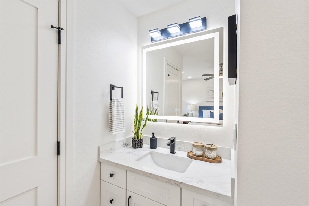 LAKE ALHAMBRA - Residential