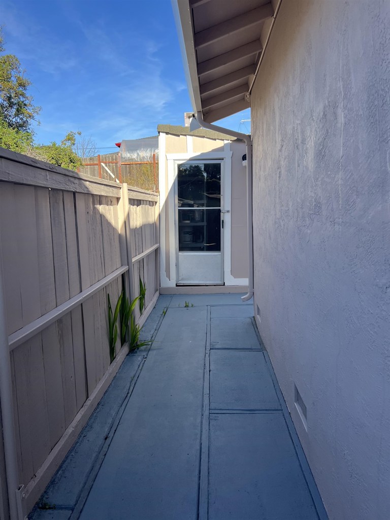 LAKE ALHAMBRA - Residential