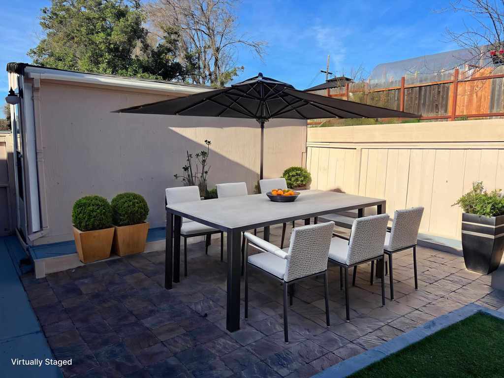 LAKE ALHAMBRA - Residential