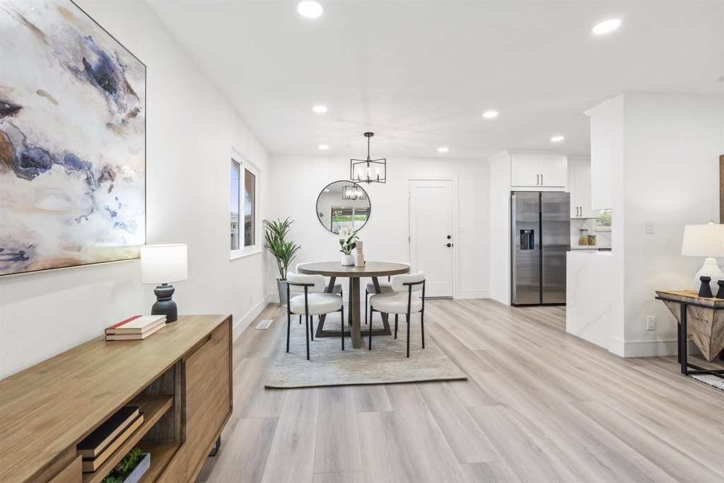 LAKE ALHAMBRA - Residential