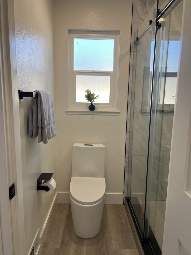 LAKE ALHAMBRA - Residential