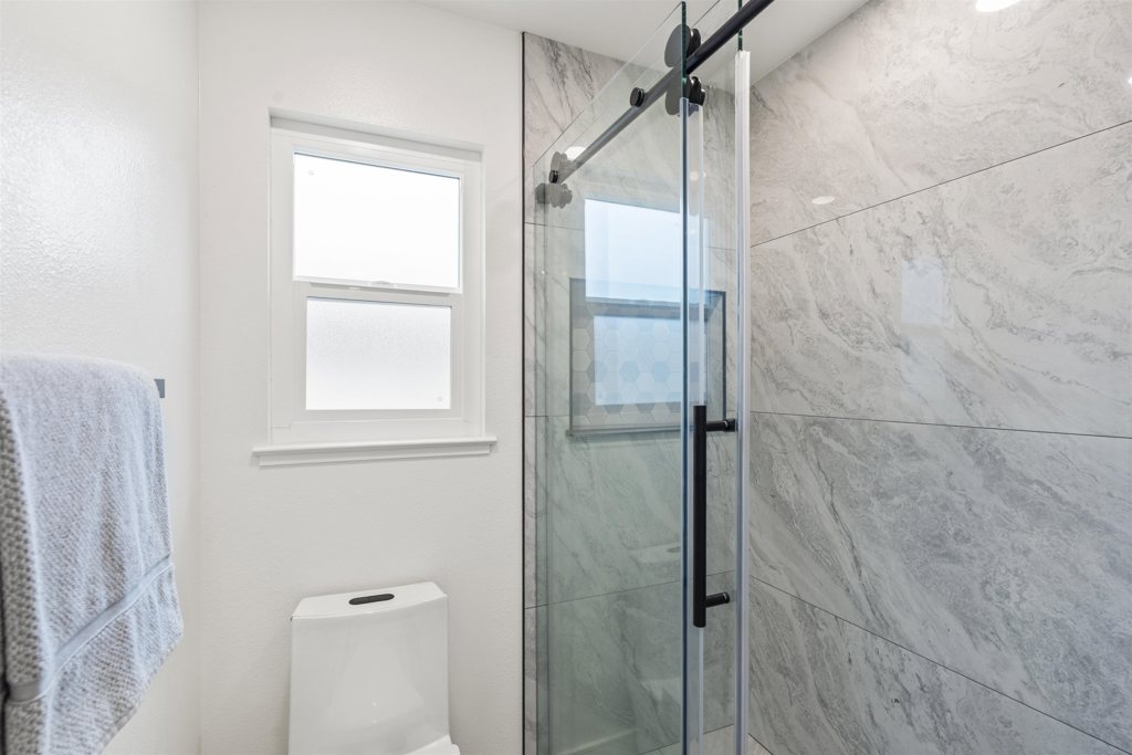 LAKE ALHAMBRA - Residential