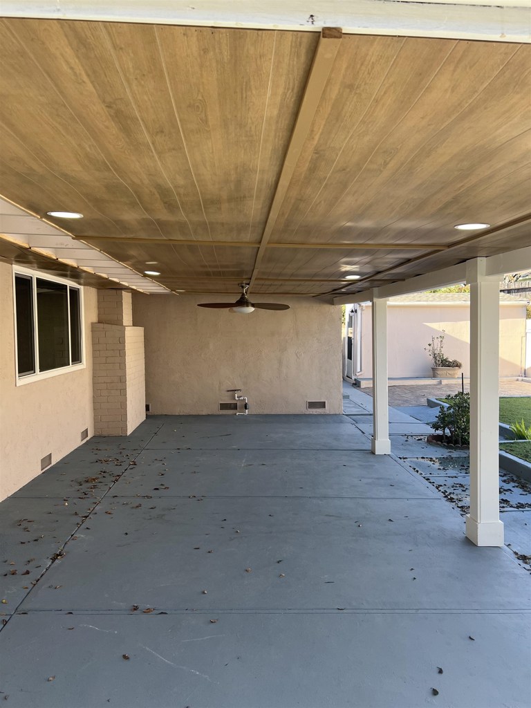 LAKE ALHAMBRA - Residential