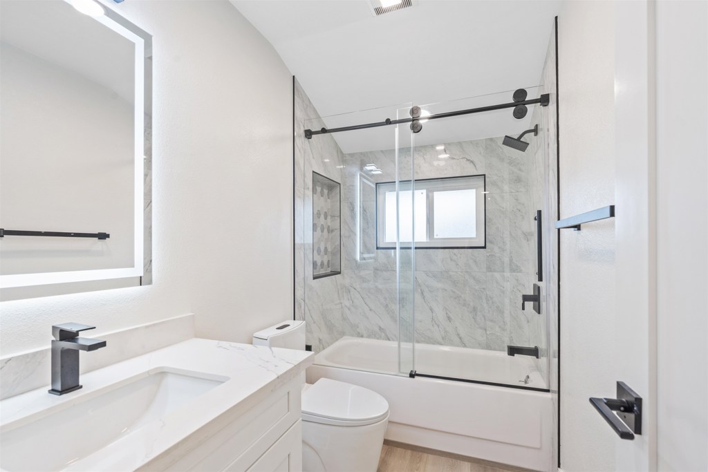 LAKE ALHAMBRA - Residential