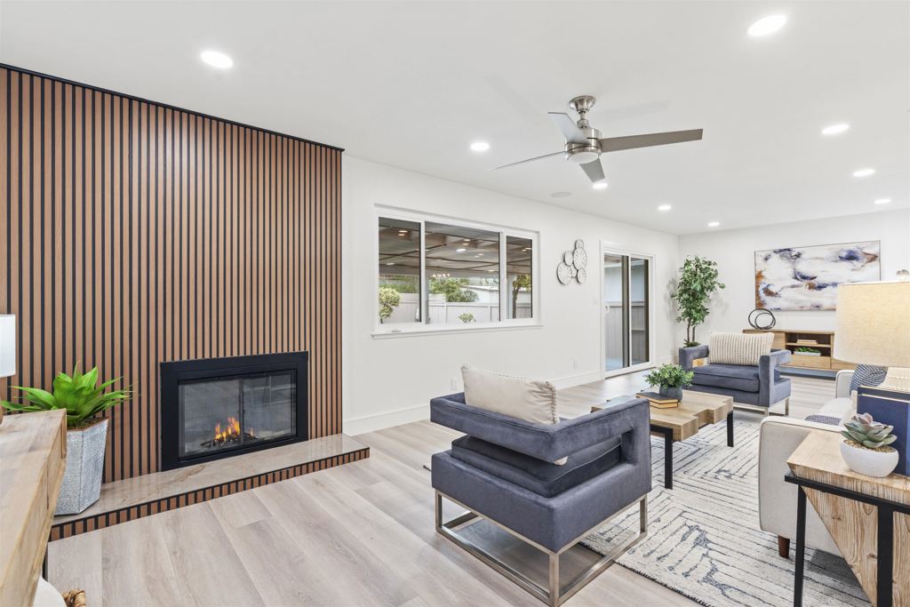 LAKE ALHAMBRA - Residential