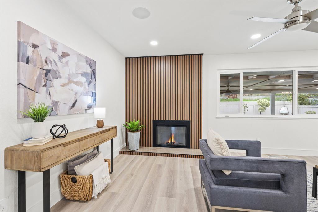 LAKE ALHAMBRA - Residential